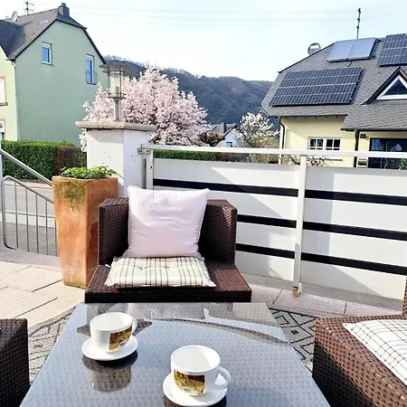 Neu! Zum Alten Baeckerlaedchen * نيوماغين-دهرون