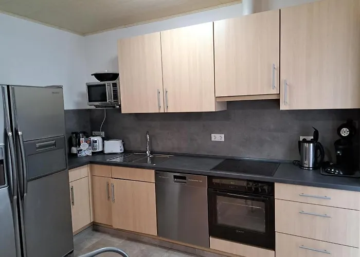 Neu! Zum Alten Baeckerlaedchen נוימאגן-דרון