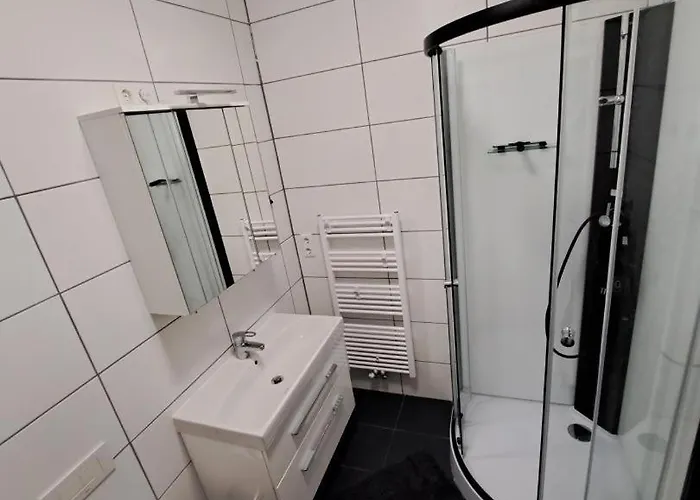 Neu! Zum Alten Baeckerlaedchen * נוימאגן-דרון