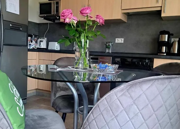 Neu! Zum Alten Baeckerlaedchen نيوماغين-دهرون